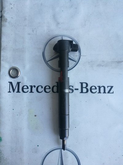 Injector Mercedes w212 cod A6510704987