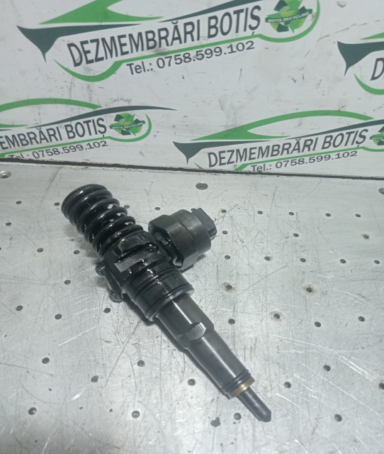 Injector Motorina Bosch 038 130 073 j_/R_ Volkswagen VW Golf 4 [1997 - 2006]