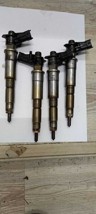 Injector Nissan Qashqai 2.0dci cod 04451