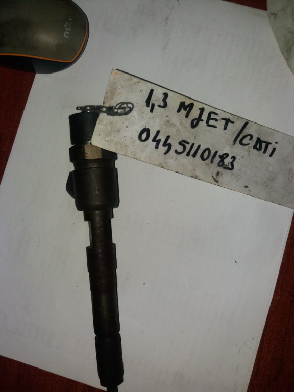 Injector opel corsa 3 motor 1.3 cdti cod 0445110183