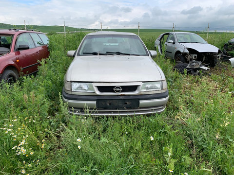 Injector Opel Vectra A 1993 limuzina 1,8 benzina