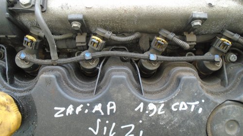Injector Opel Zafira 1.9 CDTI Z19DT din 