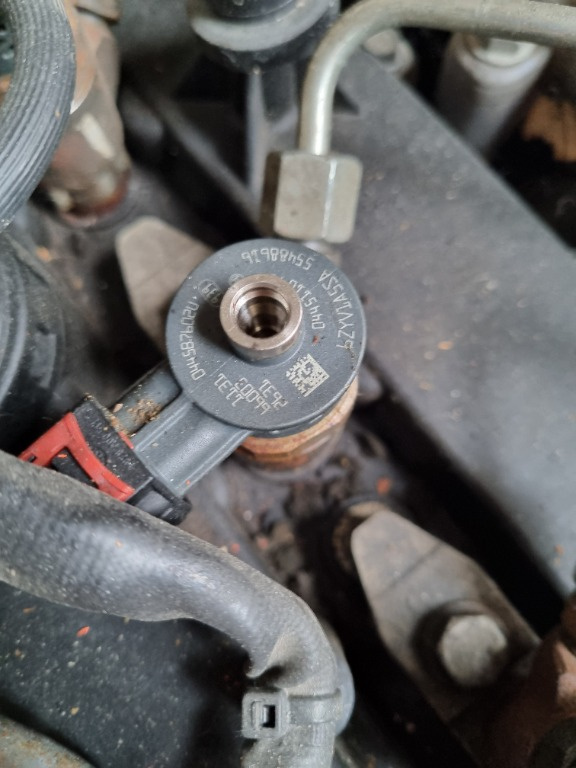 Injector Opel Zafira C Opel Insignia Opel Astra J 2.0 CDTI 0445110713