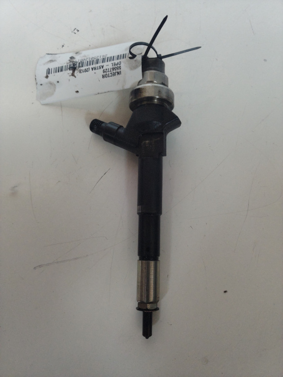 Injector original [ marcaj denso] 1.7 cdti ecotec Opel Astra an 2013 A17DTS , 96 kW / 131 CP 1686 cmc / 1.7 l DIESEL cod piesa 55567729