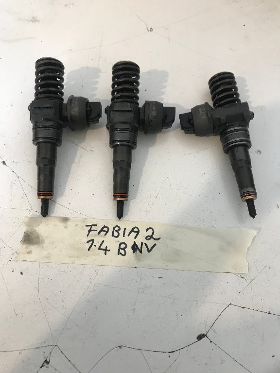 Injector passat b6 golf 5 octavia 2 fabia 2 touran a3 8p t5 1.9 tdi 2005 - 2010 cod: 038130073bn