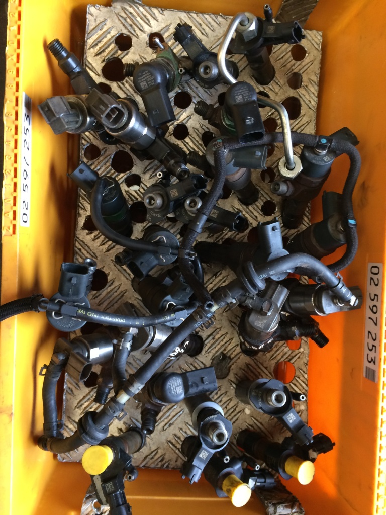 Injector peugeot 206 2.0 hdi ....cod .....9640088780