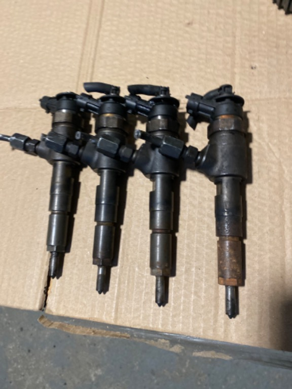 Injector Peugeot 206 307 Citroen C2 C3 1,4 HDI cod 0445110135