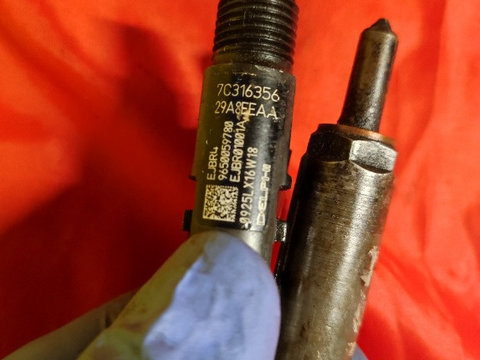 Injector Peugeot Citroen Ford. Motorizare 1.4D. Cod. 9650059780