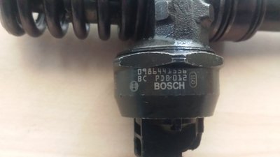 Injector pompă duza VW Audi 1.9 TDI 101 CP 098644