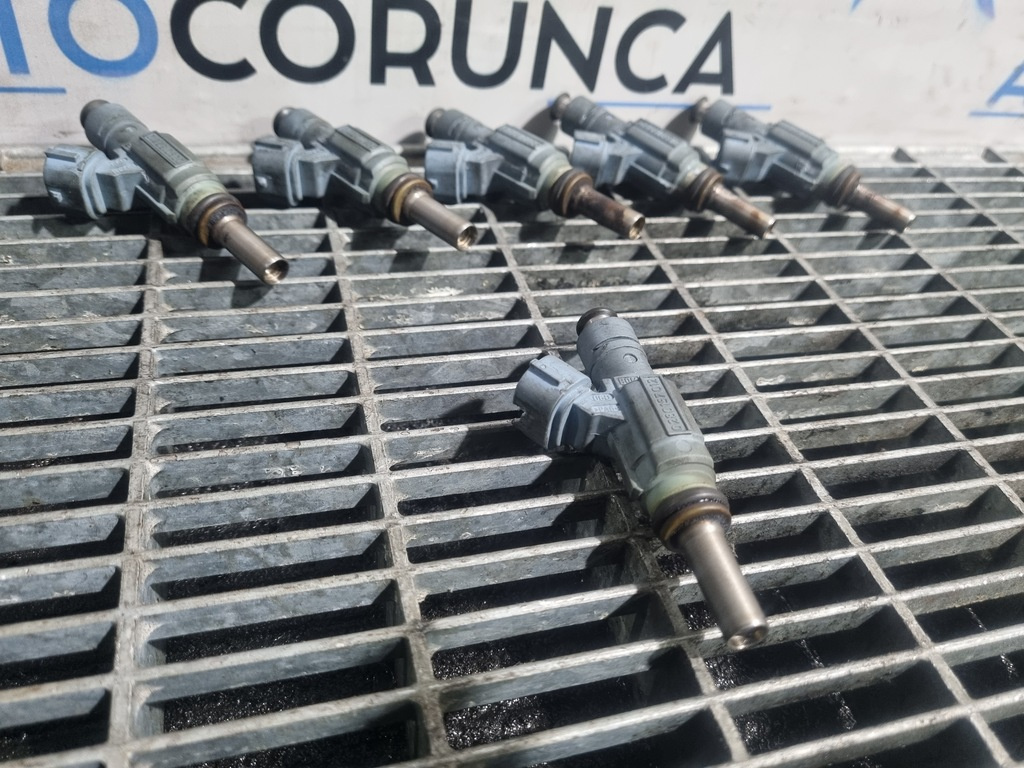 Injector Porsche Cayenne 3.2 Benzina 2002 - 2006 250CP M02.2Y 022906031J