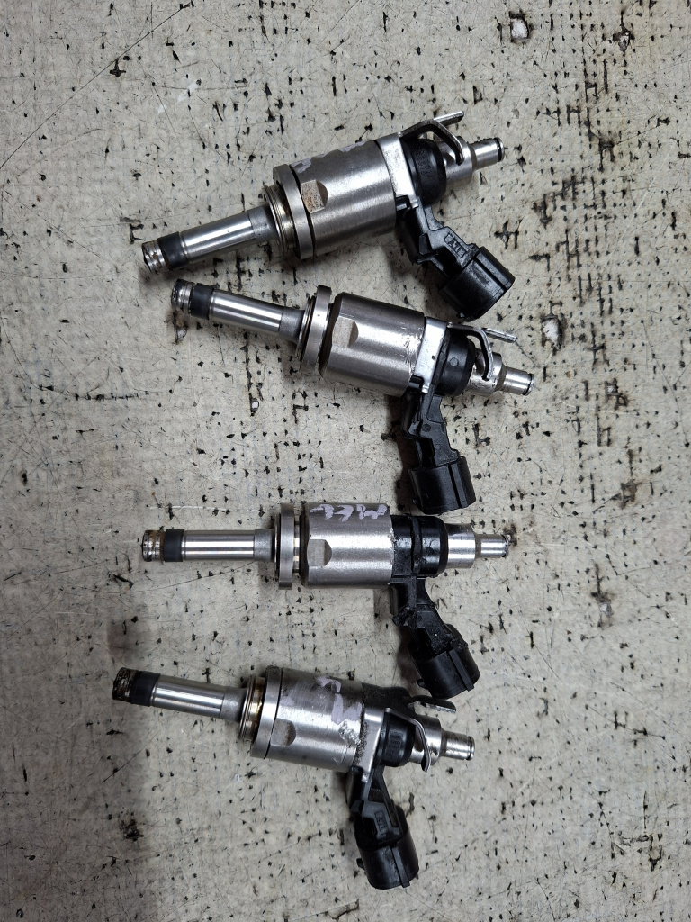 Injector Renault Megane 4 1.2 Benzina 2016, 04U1821043 / 21RAN0170 / H8201438013