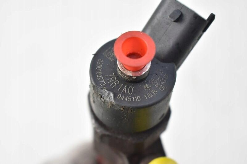 Injector Renault Megane II 1.9dci diesel fabricatie 2003 - 2008 serie OEM 0445110110B / 0445110110