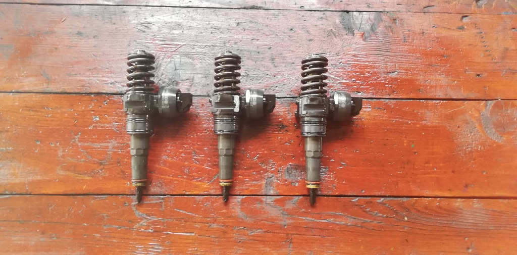 Injector Skoda Fabia 2 Roomster 1.4 TDI 80 cai motor BNV BMS cod 038130073BP CT an 2008