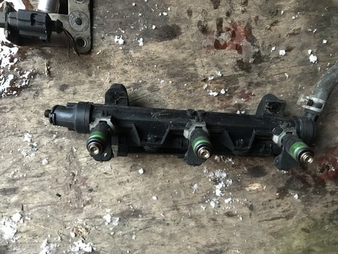 Injector skoda fabia an 2003