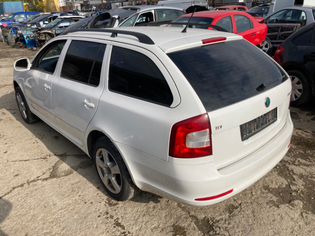 Injector Skoda Octavia 2 2013 Combi 1.6 