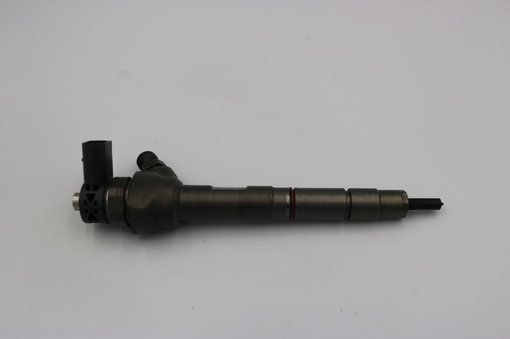 Injector Skoda Octavia 3 2.0TDI 04L130277E