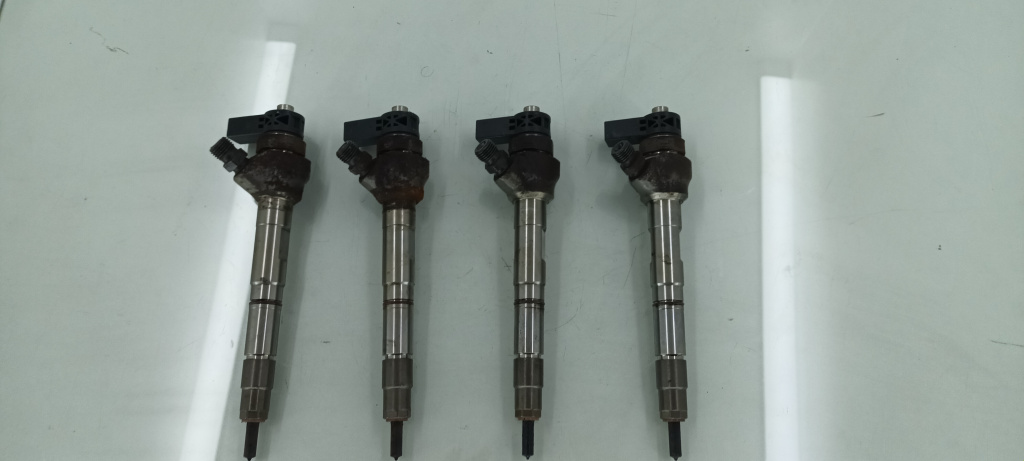 Injector Skoda Octavia 3 CRMB 2.0 TDI 2012-2017 04L130277AC / 0445110469 DezP: 69702