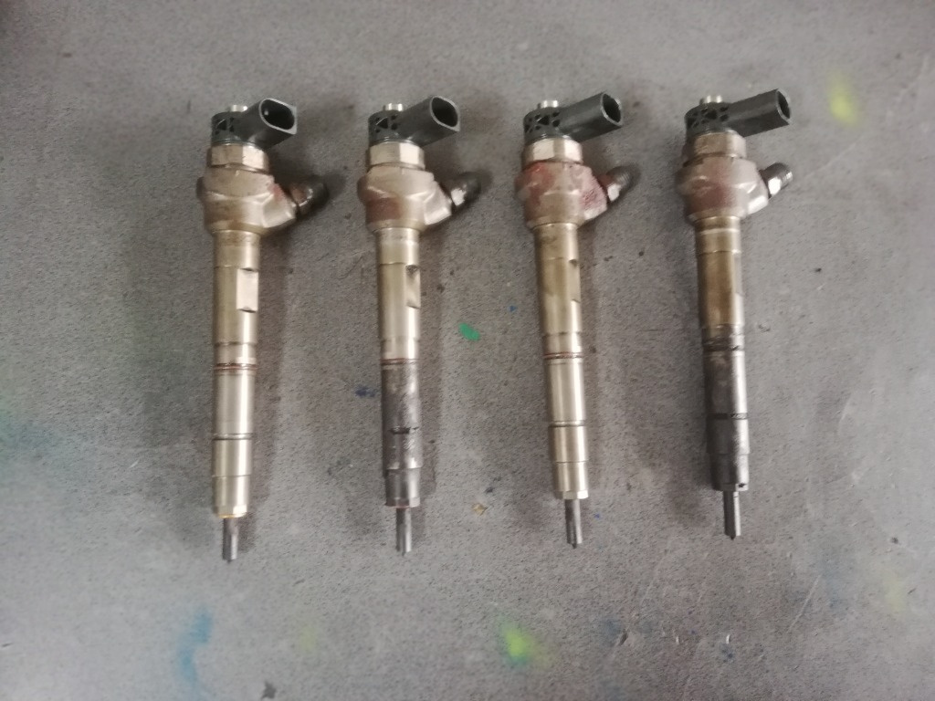 Injector Skoda Superb 2 3T 2.0 TDI 170 cai motor CFG CFGB cod 03L130277J 0445110369 an 2009 2010 2011 2012