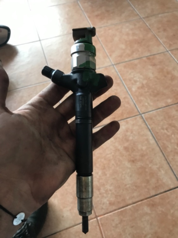 Injector Toyota Avensis 2.0 d 2006-2008 cod:23670-0R190