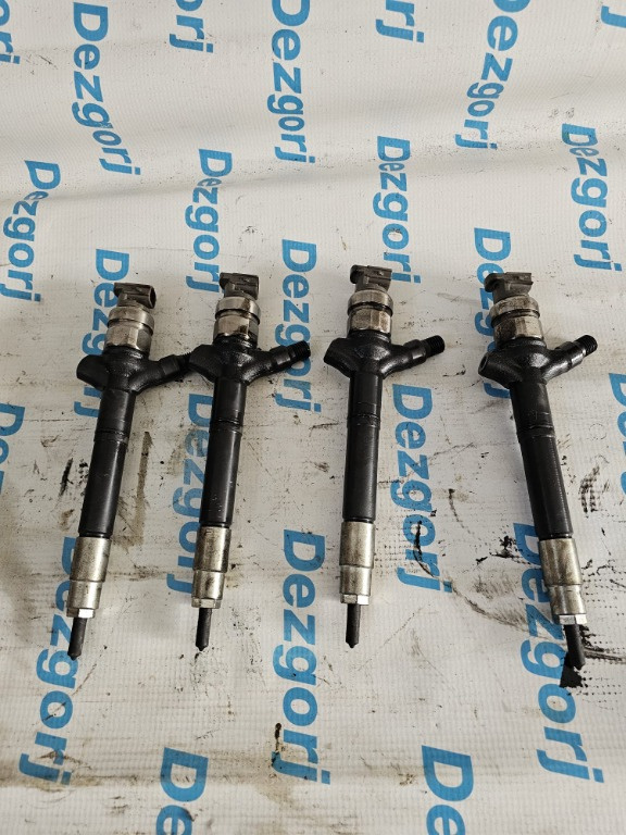 Injector Toyota Avensis 2.2 D 2AD FTV 2008