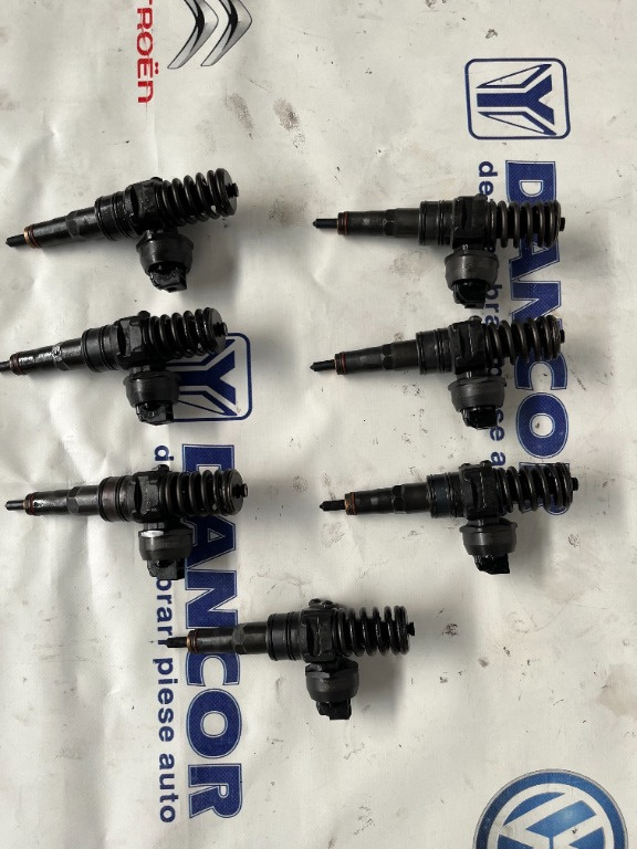 INJECTOR VOLKSWAGEN GOLF 5 1.9 tdi COD 038130079AG SAU BA AN 2007