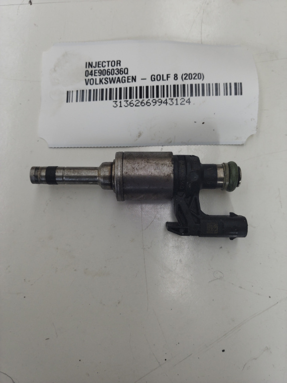 Injector Volkswagen Golf 8 an 2020 CZE cod piesa 04e906036q
