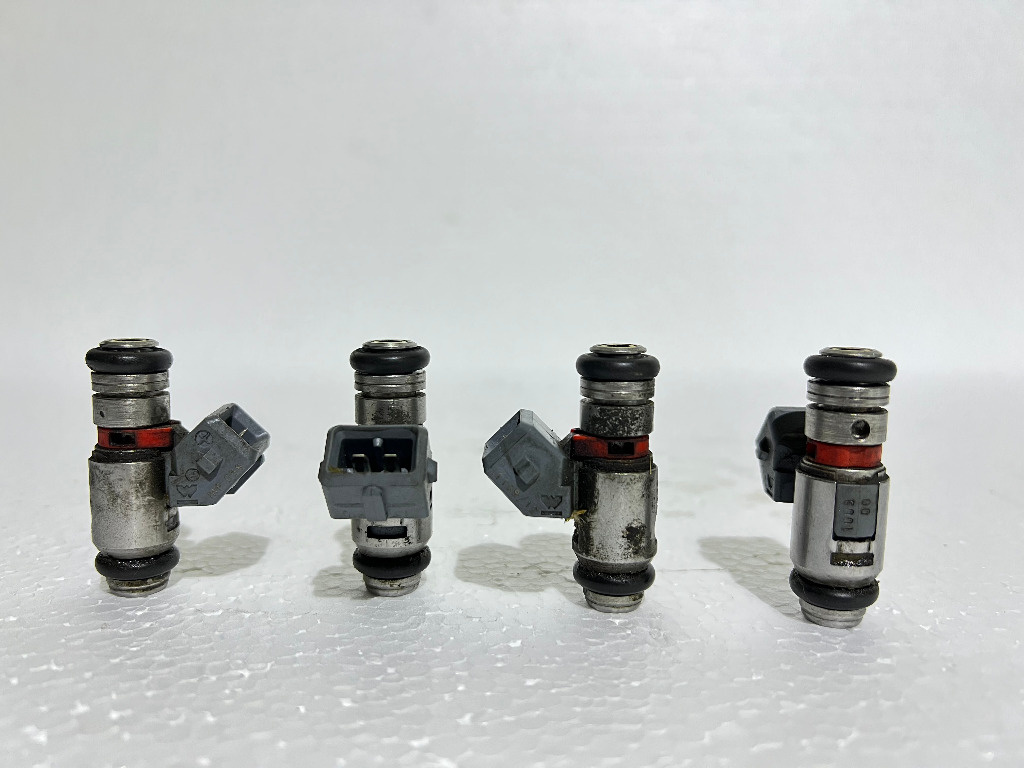 Injector Volkswagen Golf IV Bora New Beetle Skoda Octavia I Seat Toledo II Leon 1M 1.4i 16v Euro 2 058036031C