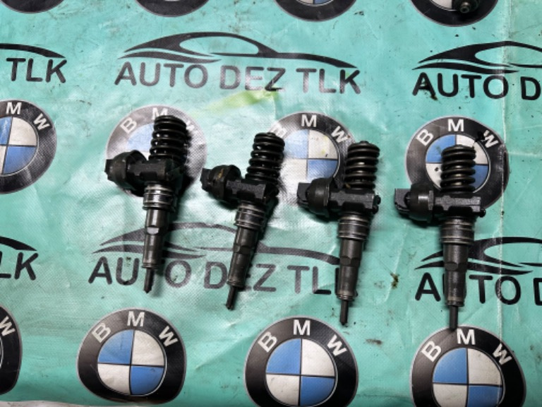 Injector Volkswagen Passat B6 1.9 Tdi an 2007 BXE BKC cod piesa 038130073AG