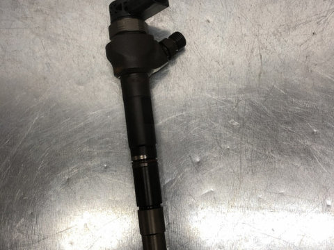 Injector Volkswagen Passat B7 Variant 2.0 TDI DSG Automat, 170cp sedan 2012 (03L130277J)