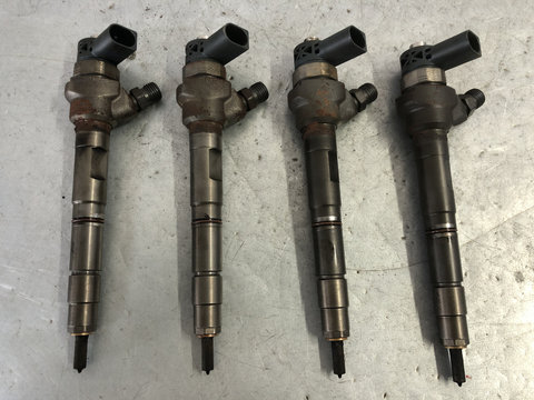 Injector Volkswagen Passat B7 Variant 2.0 TDI 4Motion DSG , 170cp sedan 2013 (03L130277J)