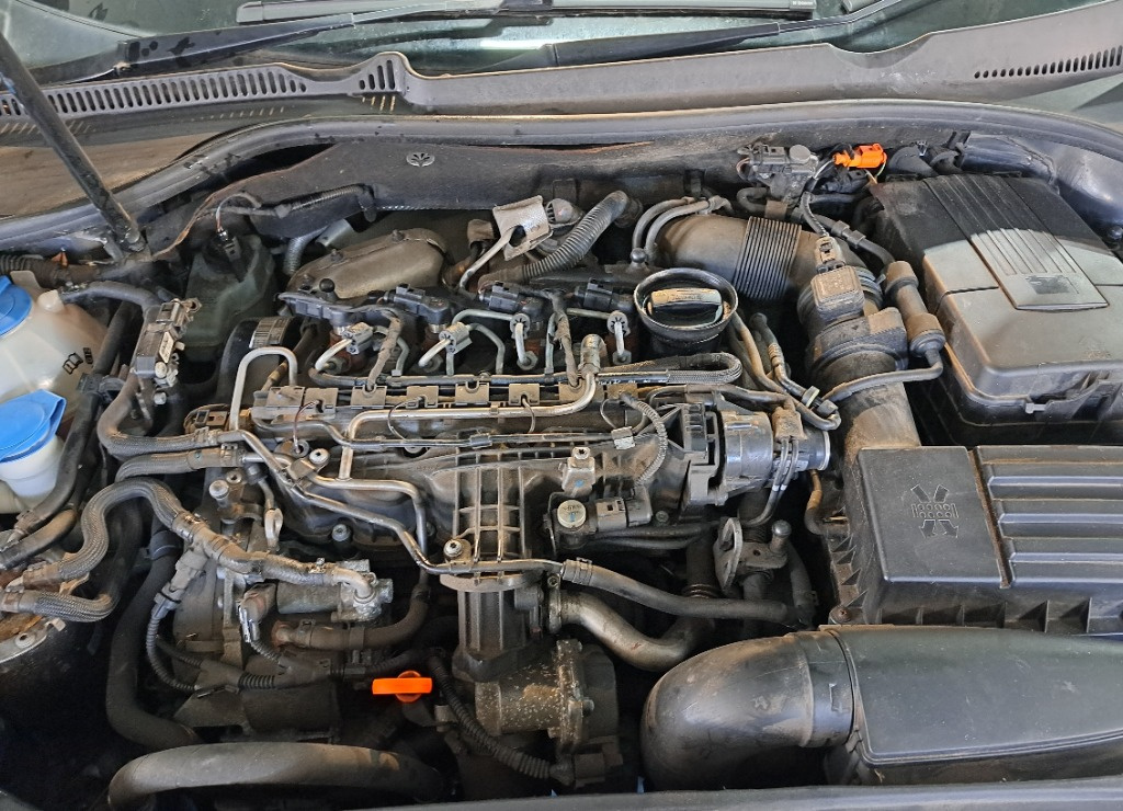 Injector Volkswagen Polo 6R 1.6 TDI CAYB 2011 03L130277B