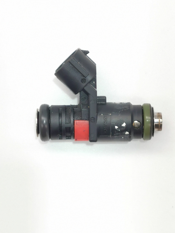 Injector Volkswagen Polo 6r an 2011 CGP cod piesa 03e906031c