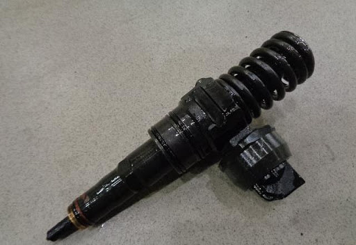 Injector Volkswagen Touareg SE 2007 2.5 diesel 174 CP Cod motor BAC