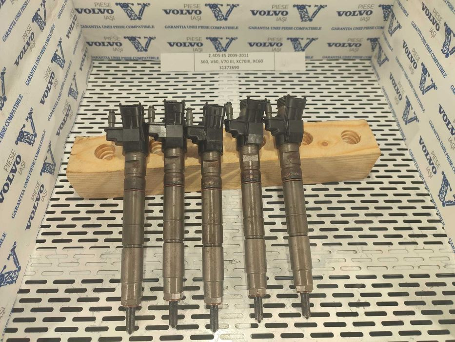 Injector VOLVO 2.4D5 E5 S60 V60 V70 XC70 XC60 31272690