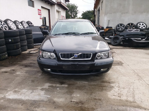 Injector Volvo S40 2002 limousina 1.9