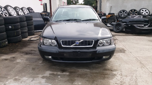 Injector Volvo S40 2002 limousina 1.9