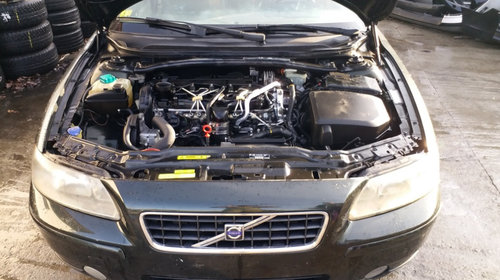 Injector Volvo S60 2006 limousina 2.4d