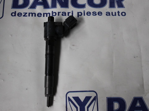 INJECTOR VOLVO V40 2.0 d - AN 2014 - COD 11824082