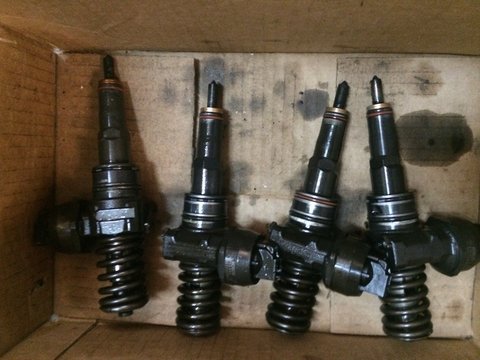 Injector VW 1.9 cod motor AVB 1.9 TDI