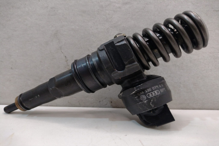 Injector Vw Audi Seat Skoda 038130079AX 