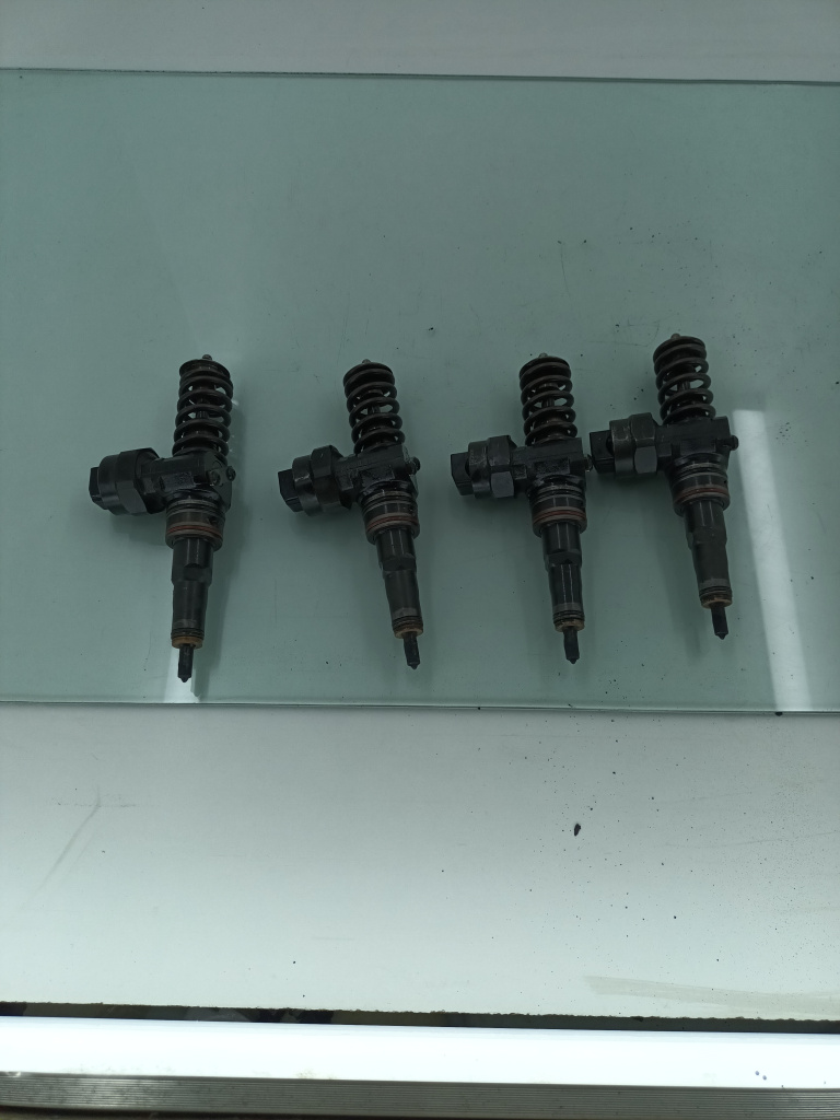 Injector VW GOLF 4 AJM 1998-2004 038130073F DezP: 