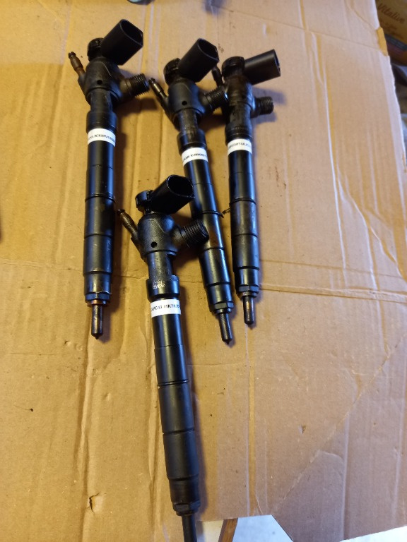 Injector VW Golf 7 1.6 TDI cod produs:04L130277D/04L 130 277 D