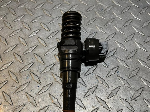 Injector VW Passat B6 1.9 TDi 038130073BN cod motor BLS