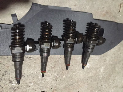 Injector VW Passat B6 1.9 TDI 038130073BN