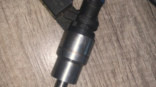 Injector VW Passat B6 2.0 FSI-0261500014