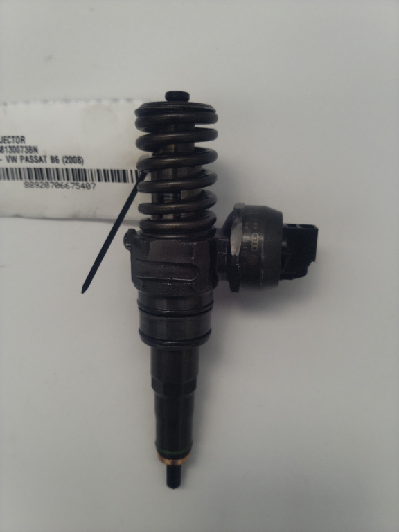 Injector Vw Passat B6 an 2008 BLS , 77 kW / 105 CP 1896 cmc / 1.9 l DIESEL cod piesa 038130073BN