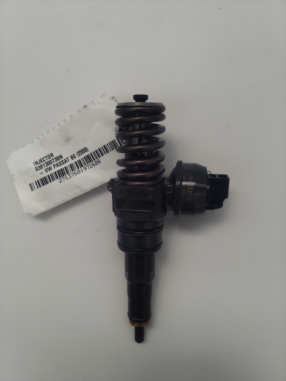Injector Vw Passat B6 an 2008 BLS , 77 kW / 105 CP 1896 cmc / 1.9 l DIESEL cod piesa 038130073BN