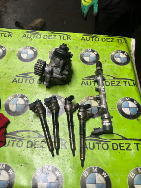 Injector Vw Passat B8 / Skoda Octavia 3 1.6 TDI Cod 04L130277AD - 0445110473