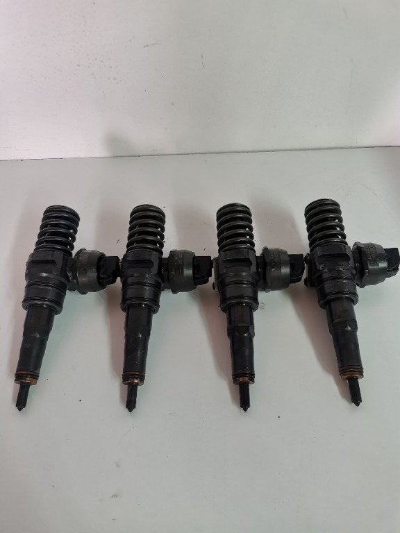 Injector Vw Passat Golf Touran Audi A3 Skoda 1.9 TDI injectoare BKC BXE BLS