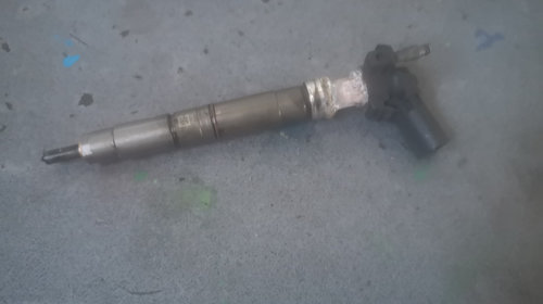 Injector VW T5 2.0 TDI 84 cai motor CAA 